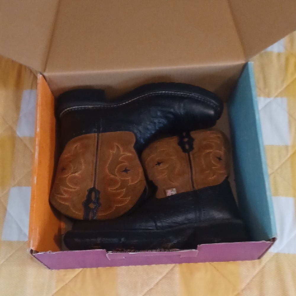 Justin Western Boots Featuring Black and Brown Leather, Like New - Picture 9 of 9